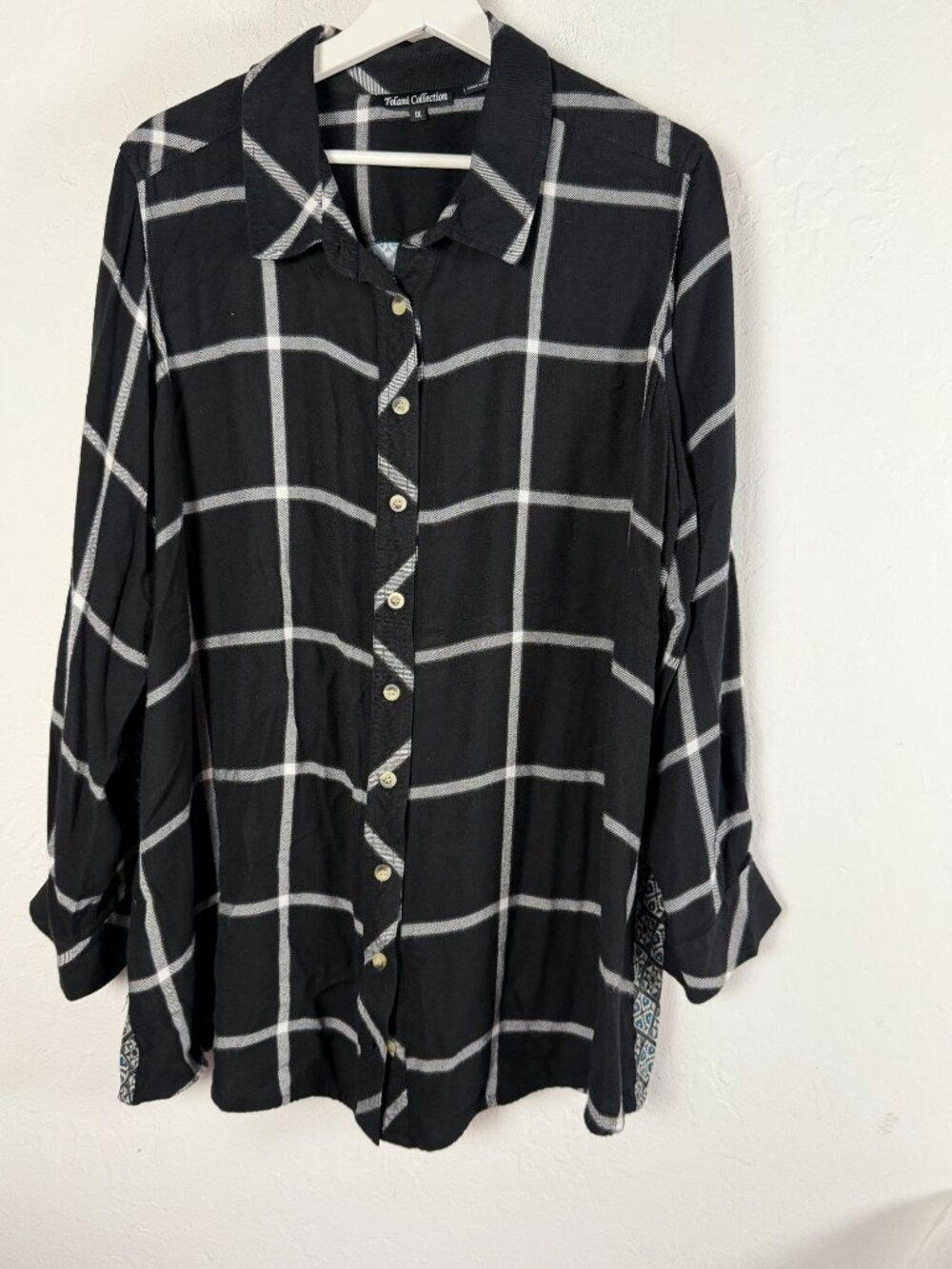 Tolani Collection Women's 1X Black White Windowpane Aztec Print Back Shirt Tunic
